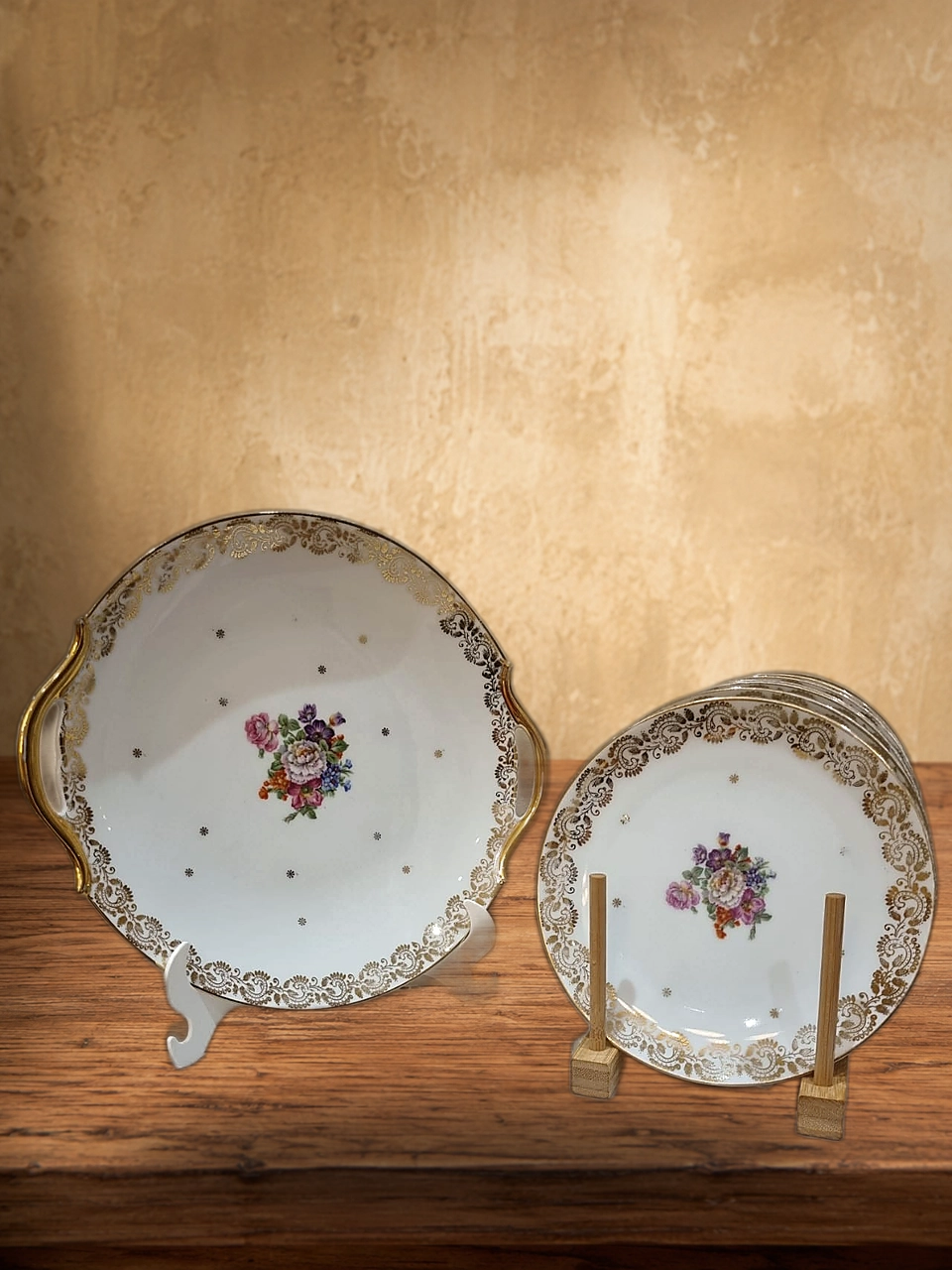 Service à Dessert Vintage Porcelaine Dorée & Bouquet Floral (Plat de service + Assiettes)